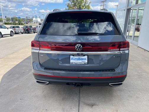 2025 Volkswagen Atlas 2.0T SE