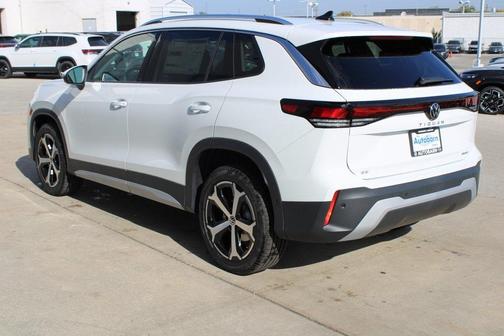 2025 Volkswagen Tiguan 2.0T SE