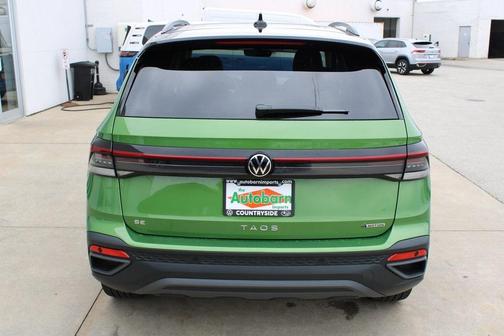 2025 Volkswagen Taos 1.5T SE Black