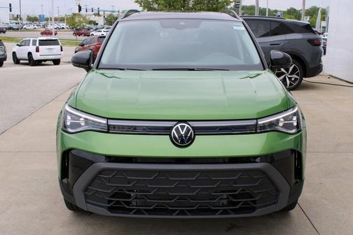 2025 Volkswagen Taos 1.5T SE Black