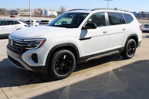2025 Volkswagen Atlas 2.0T Peak Edition
