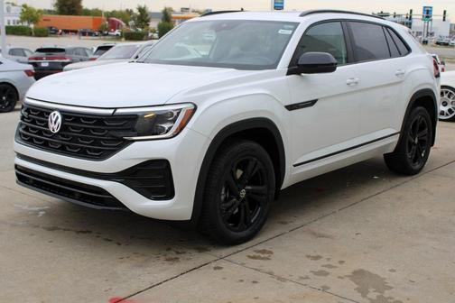 2026 Volkswagen Atlas Cross Sport 2.0T SEL R-Line Black