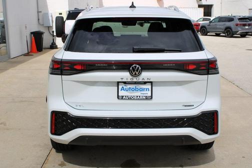 2025 Volkswagen Tiguan 2.0T SEL R-Line