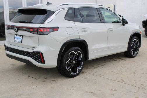 2025 Volkswagen Tiguan 2.0T SEL R-Line