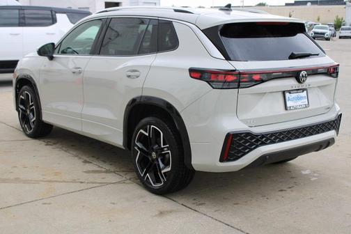 2025 Volkswagen Tiguan 2.0T SEL R-Line