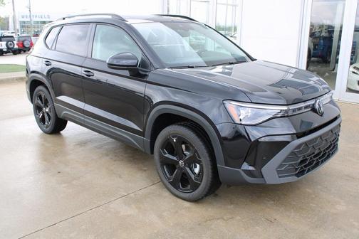 2025 Volkswagen Taos 1.5T SE Black