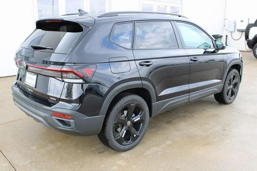 2025 Volkswagen Taos 1.5T SE Black