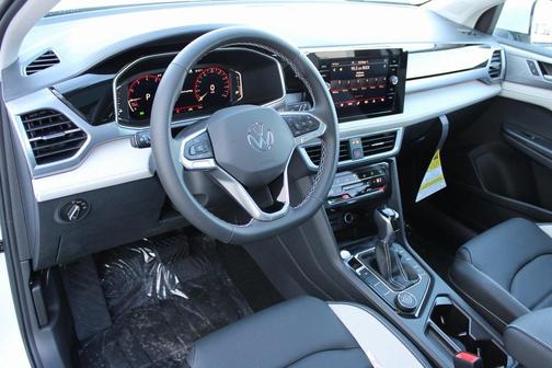2026 Volkswagen Taos 1.5T SEL