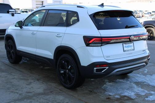 2026 Volkswagen Taos 1.5T SEL