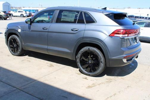 2025 Volkswagen Atlas Cross Sport 2.0T SE w/Technology