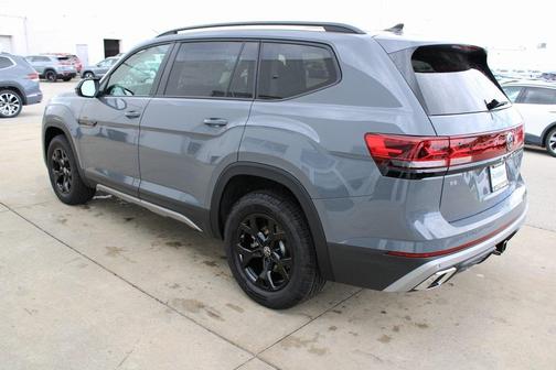 2025 Volkswagen Atlas 2.0T Peak Edition