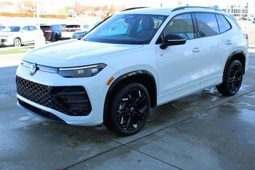 2026 Volkswagen Tiguan 2.0T SE R-Line Black