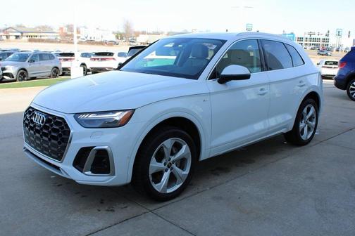 2024 Audi Q5 45 S line quattro Premium
