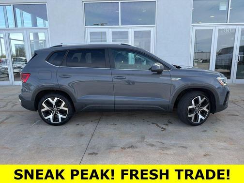 Pure Gray 2023 Volkswagen Taos 1.5T SEL