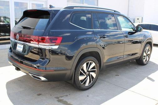 2025 Volkswagen Atlas 2.0T SE