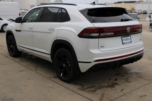 2026 Volkswagen Atlas Cross Sport 2.0T SEL R-Line Black