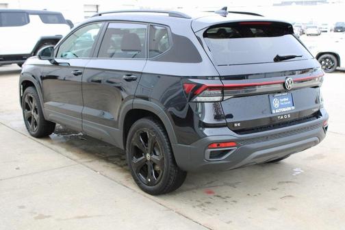 2025 Volkswagen Taos 1.5T SE Black