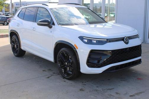 2025 Volkswagen Tiguan 2.0T SE R-Line Black
