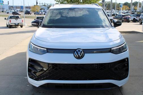 2025 Volkswagen Tiguan 2.0T SE R-Line Black