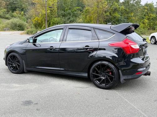Tuxedo Black Metallic 2014 Ford Focus Titanium
