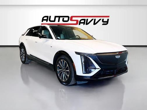 Crystal White Tricoat 2025 Cadillac LYRIQ Sport