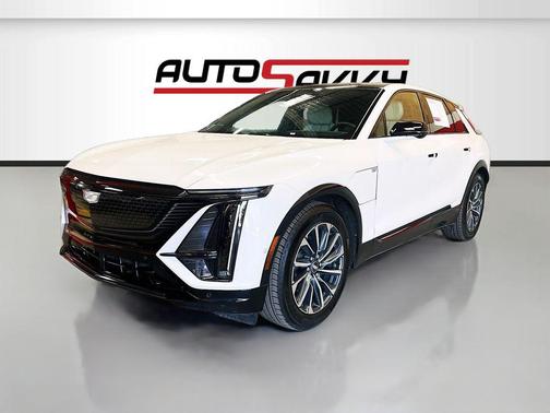 Crystal White Tricoat 2025 Cadillac LYRIQ Sport