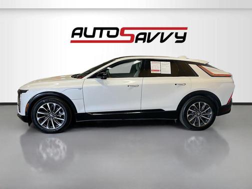 Crystal White Tricoat 2025 Cadillac LYRIQ Sport