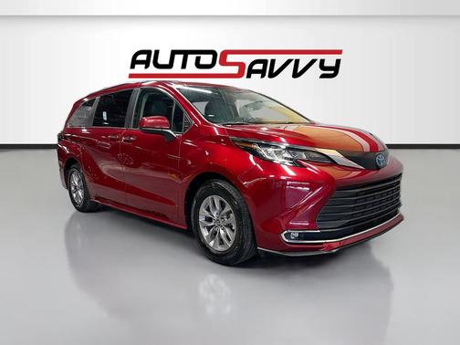 Maroon 2023 Toyota Sienna XLE
