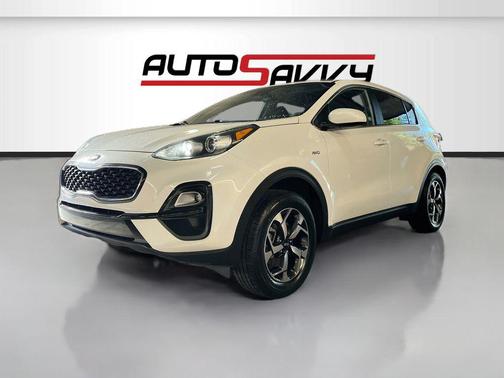Snow White Pearl 2021 Kia Sportage LX