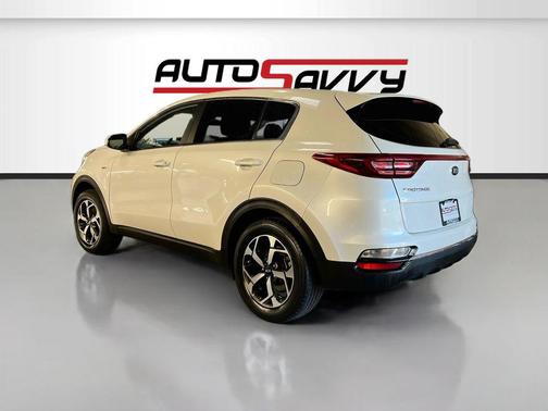 Snow White Pearl 2021 Kia Sportage LX