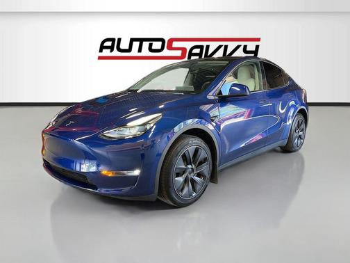 Blue 2024 Tesla Model Y Long Range