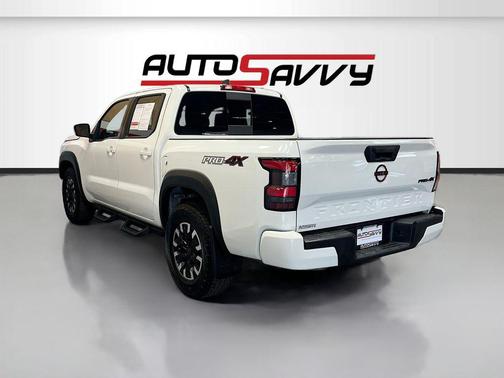 Glacier White 2024 Nissan Frontier PRO-4X