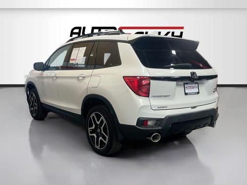 Platinum White Pearl 2022 Honda Passport AWD Elite