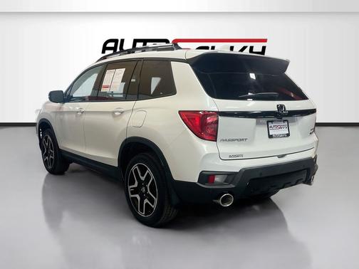 White 2022 Honda Passport Elite