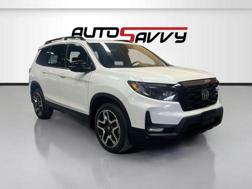Platinum White Pearl 2022 Honda Passport AWD Elite