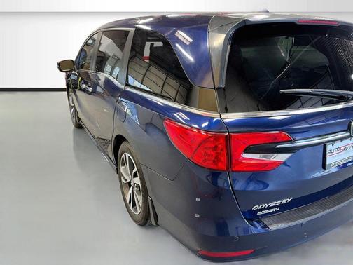 Obsidian Blue Pearl 2022 Honda Odyssey Touring