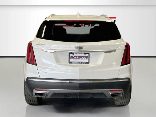 Crystal White Tricoat 2024 Cadillac XT5 Premium Luxury