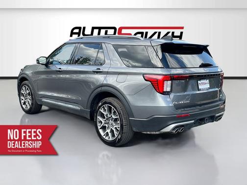 Gray Metallic 2025 Ford Explorer Platinum