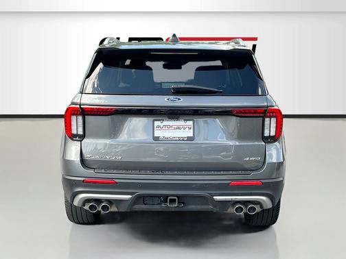 Gray Metallic 2025 Ford Explorer Platinum