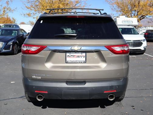 Photo 5 of 30 of 2020 Chevrolet Traverse LT Cloth