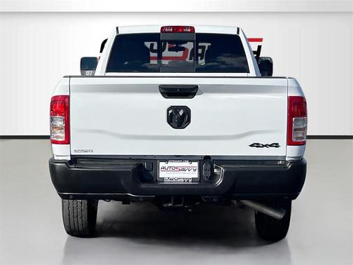 2024 RAM 2500 Tradesman Crew Cab 4x4 8' Box