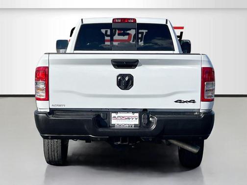 2024 RAM 2500 Tradesman Crew Cab 4x4 8' Box