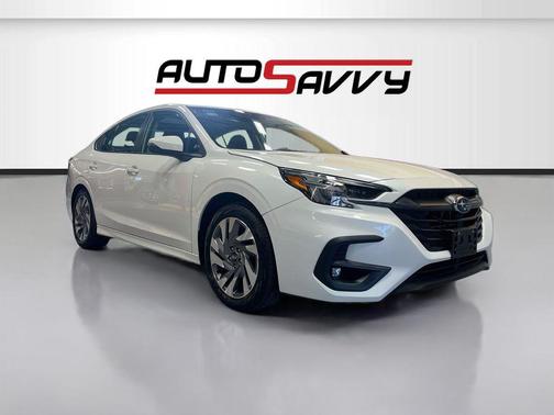 Crystal White Pearl 2024 Subaru Legacy Limited