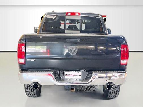 Brilliant Black Crystal Pearlcoat 2017 RAM 1500 Big Horn