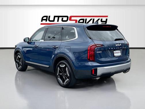 Midnight Lake Blue 2023 Kia Telluride S