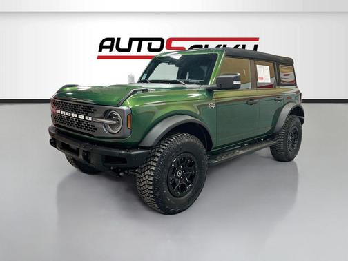 Eruption Green Metallic 2024 Ford Bronco Wildtrak