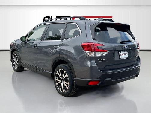 Magnetite Gray Metallic 2023 Subaru Forester Limited
