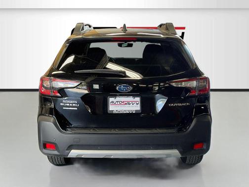 Crystal Black Silica 2025 Subaru Outback AWD