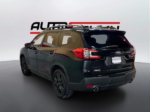 Crystal Black Silica 2024 Subaru Ascent Onyx Edition