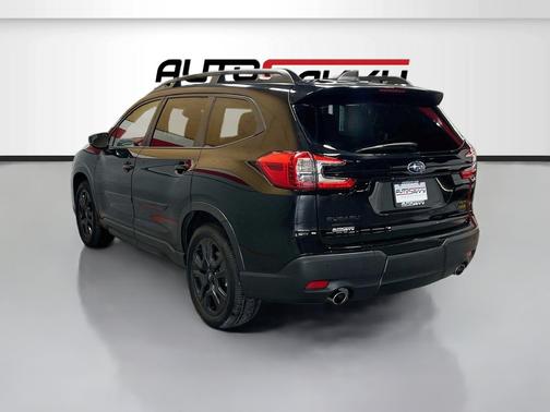 Crystal Black Silica 2024 Subaru Ascent Onyx Edition